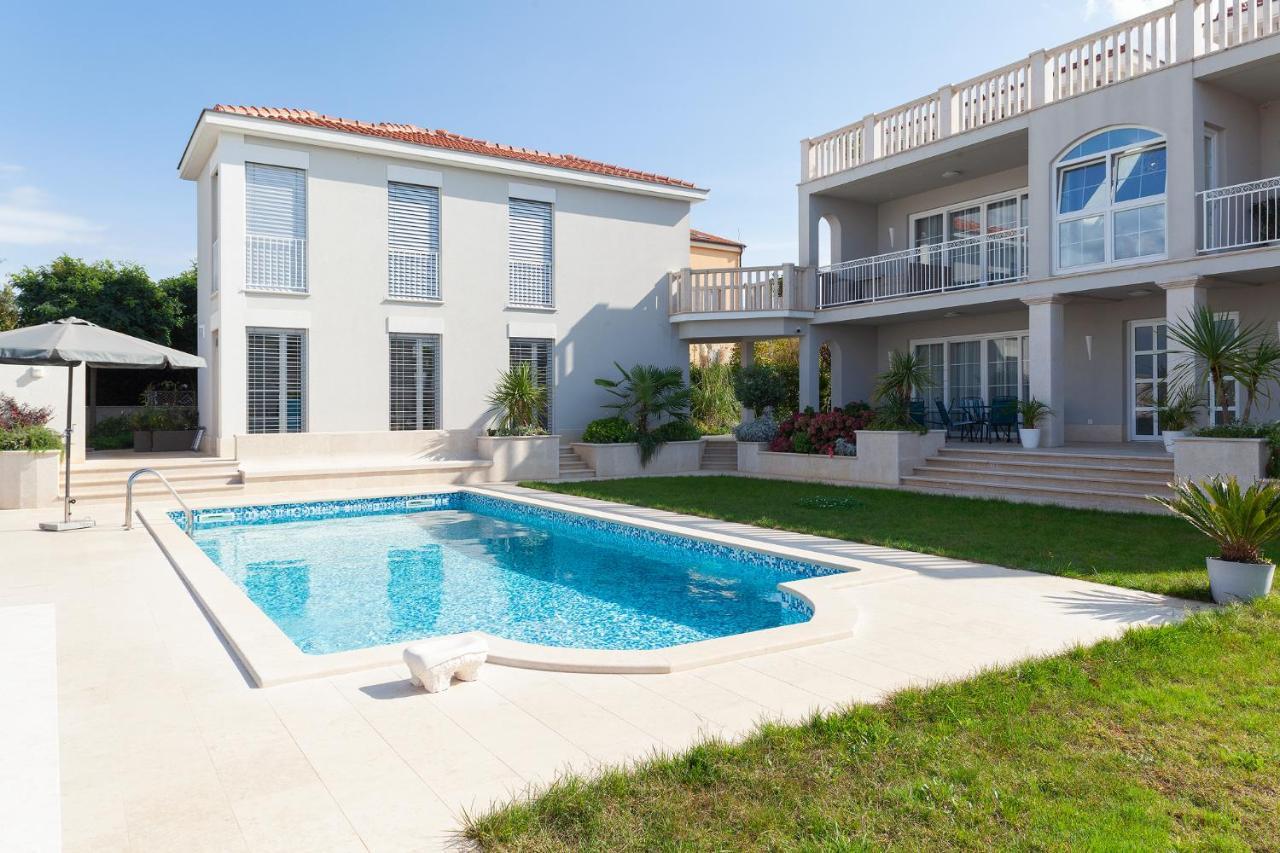 Deluxe Apartments Vila Carissa Malinska Exterior photo