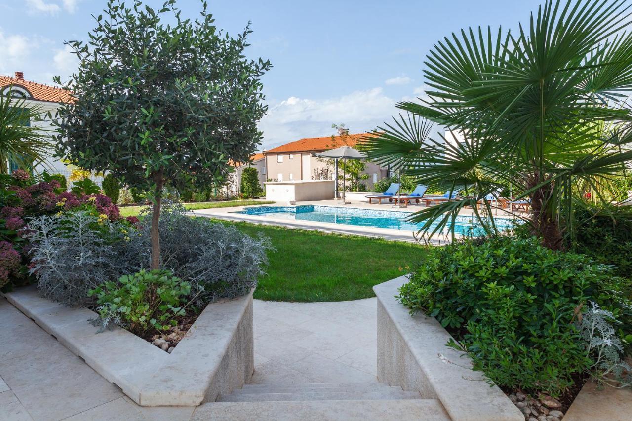 Deluxe Apartments Vila Carissa Malinska Exterior photo
